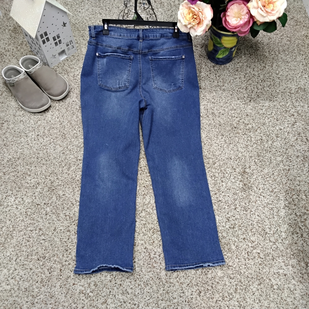 3881 Size 12 Est. 1946 Denim Floral Applique Straight Leg Jeans - Picture 4 of 6